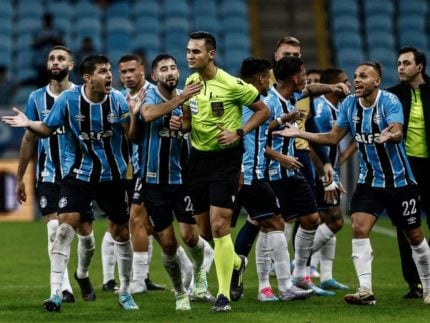 Após série de polêmicas, Grêmio cobra resposta da CBF por erros de arbitragem