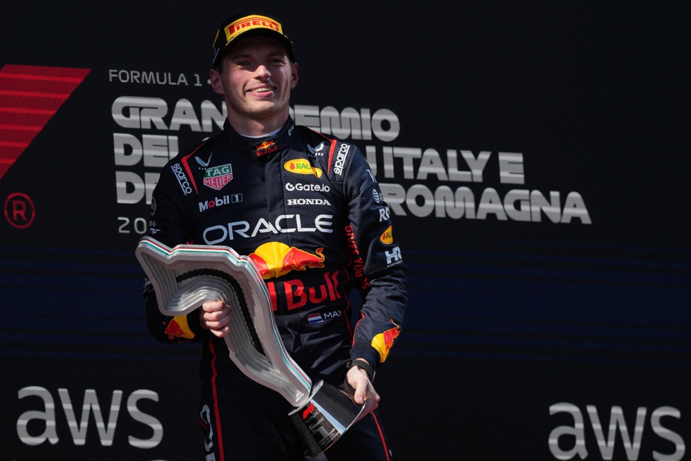 Max Verstappen supera McLarens e vence GP da Emilia-Romagna