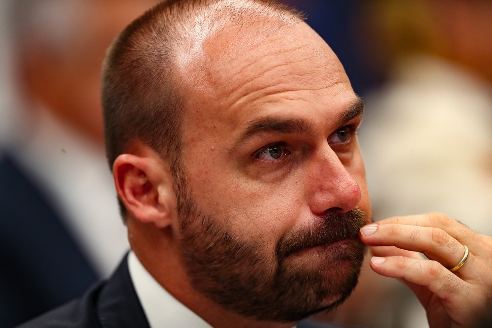Eduardo Bolsonaro declara que Moraes vai ‘criar grave incidente diplomático com os EUA’ com inquérito no STF