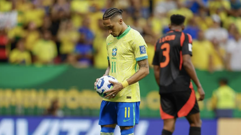 Camisa brasileira é verde e amarela, diz novo presidente da CBF