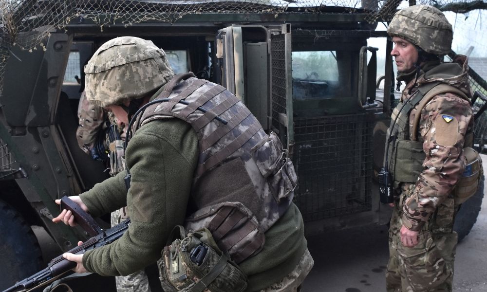 Ao menos seis pessoas morreram em ataques mútuos entre Rússia e Ucrânia