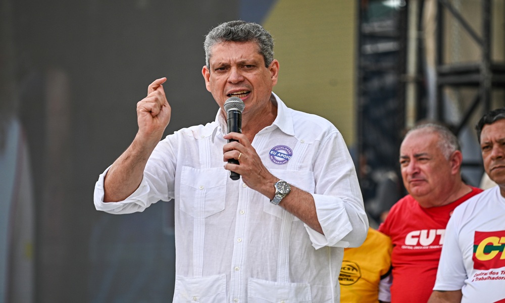 Márcio Macêdo defende Carlos Lupi em meio a investigações sobre fraudes no INSS