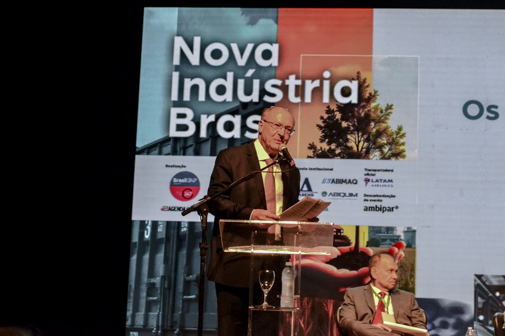 Alckmin diz que governo acionou todos os mecanismo de defesa comercial em importações