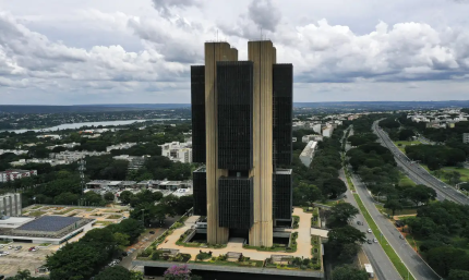 Banco Central divulga projeção de juros mais baixos e queda na inflação para o ano