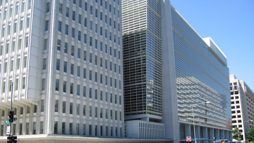 Brasil reduz pobreza em 2024, mas ritmo desacelera, diz Banco Mundial