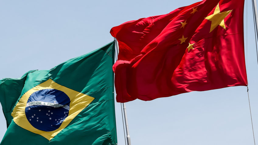 Brasil e China dizem que guerra na Ucrânia só termina com diálogo