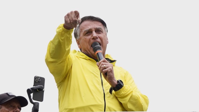 Bolsonaro acusa Moraes de ter “gana persecutória” em processos no STF