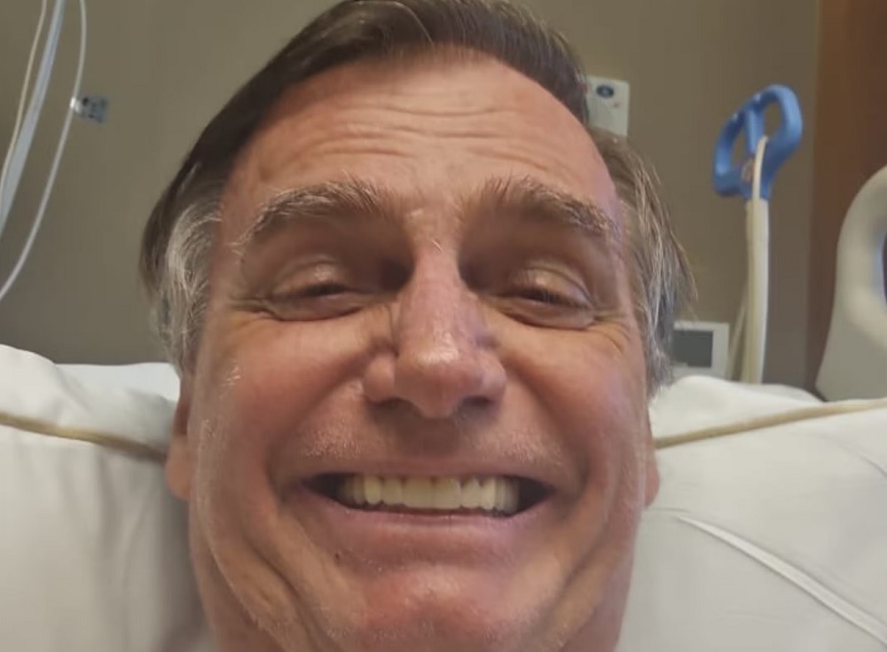 Bolsonaro está sem dor ou febre e com pressão controlada após receber alta da UTI, diz boletim médico