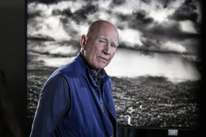 Família de Sebastião Salgado divulga causa da morte do fotógrafo