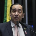 CCJ aprova fim da reeleição com redução do mandato de senador