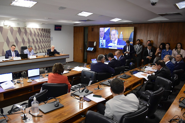 Senadores de esquerda divergem sobre criação de CPI do INSS