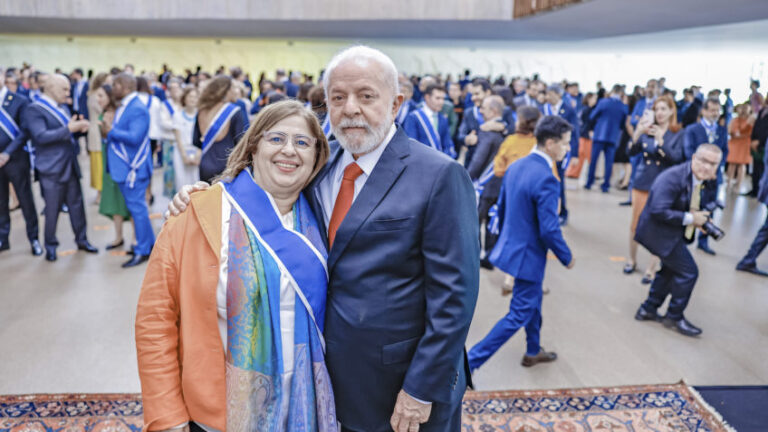 Lula demite Cida Gonçalves e coloca outra petista no lugar