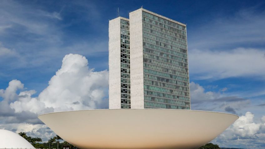 Plano de saúde de congressistas gera rombo de R$ 36 milhões