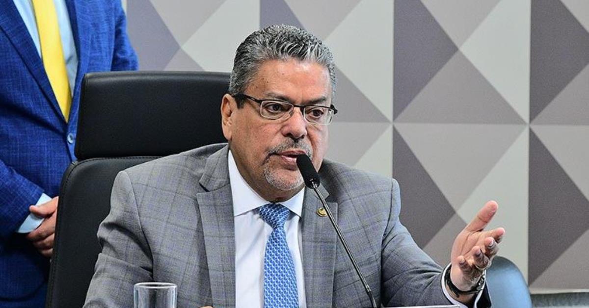 "Ninguém aponta o dedo pra mim", diz Dr. Hiran ao rebater Cleitinho