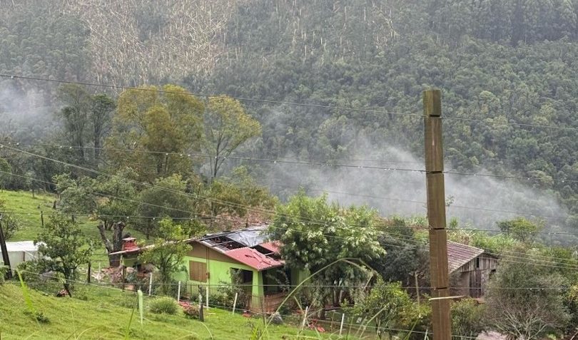 Tornado provoca estragos em município do Rio Grande do Sul