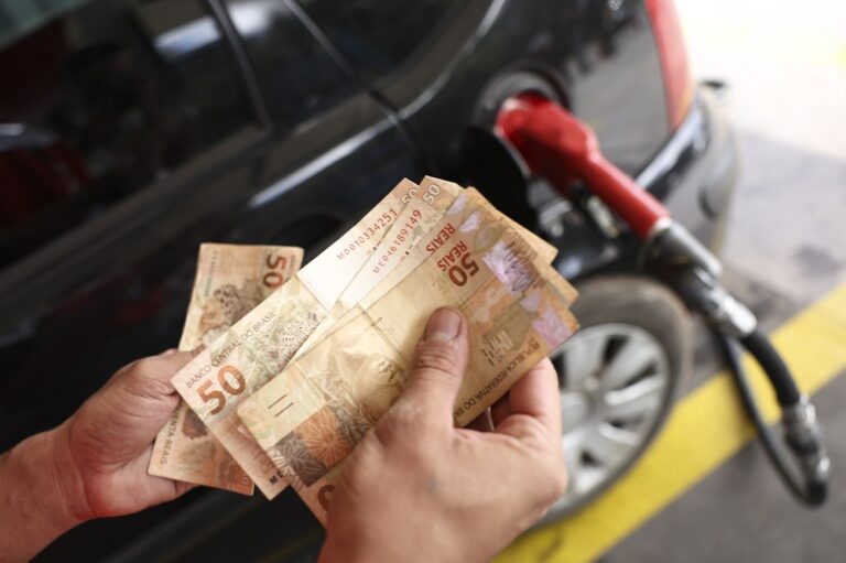 Preços da gasolina, etanol e diesel caem em São Paulo em abril, aponta Sem Parar