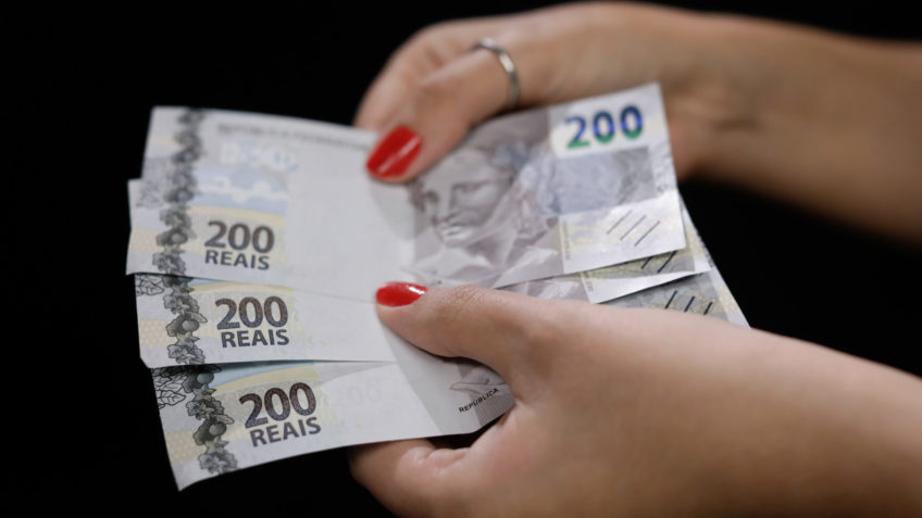 Aposentados relatam fraude em consignados do INSS