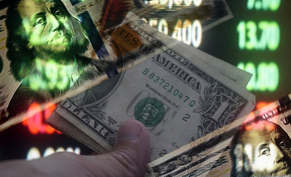 Dólar fecha a R$ 5,64 com quadro fiscal dos EUA no radar; Ibovespa cai após renovação de recorde
