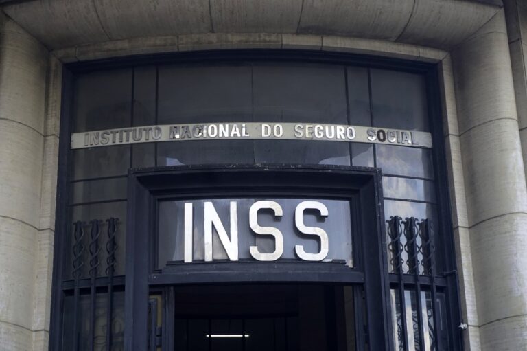 Governo Federal pede ao STF que suspenda ações contra União por fraude no INSS