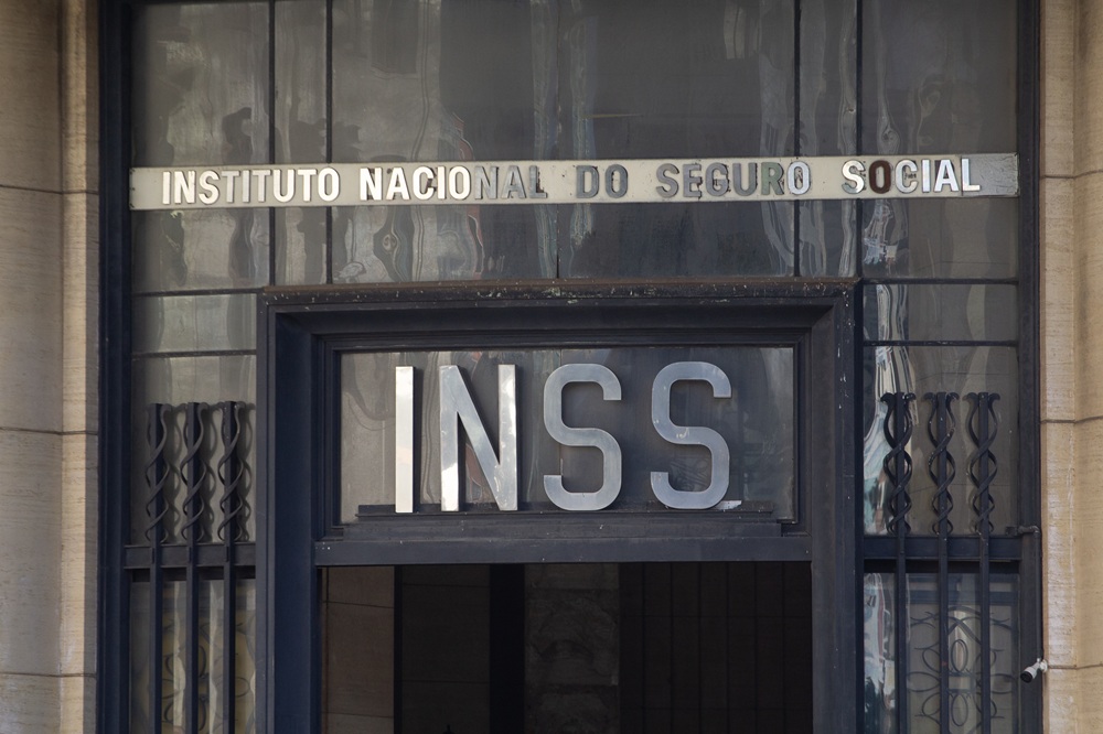 Governo encara desafio de ressarcir aposentados prejudicados por fraude do INSS sem comprometer o Orçamento