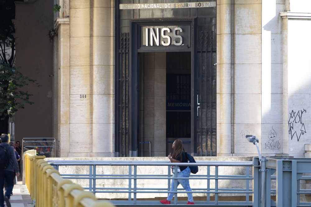 Corrupção do INSS: as estranhas coincidências