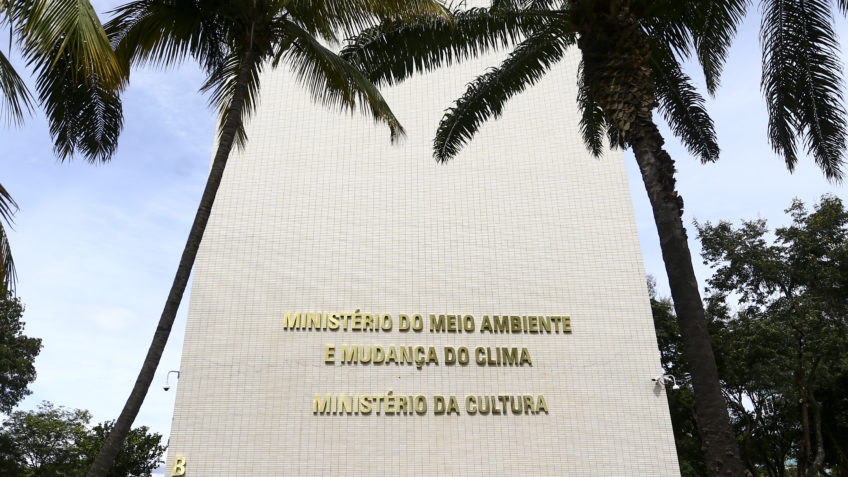 Empresa de espião russo recebeu R$ 26.340 em contratos com o governo