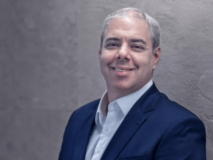 Saídas de “estrelas”, agências fechadas e “fofocas”: Milton Mahuly vive dias difíceis à frente do Itaú