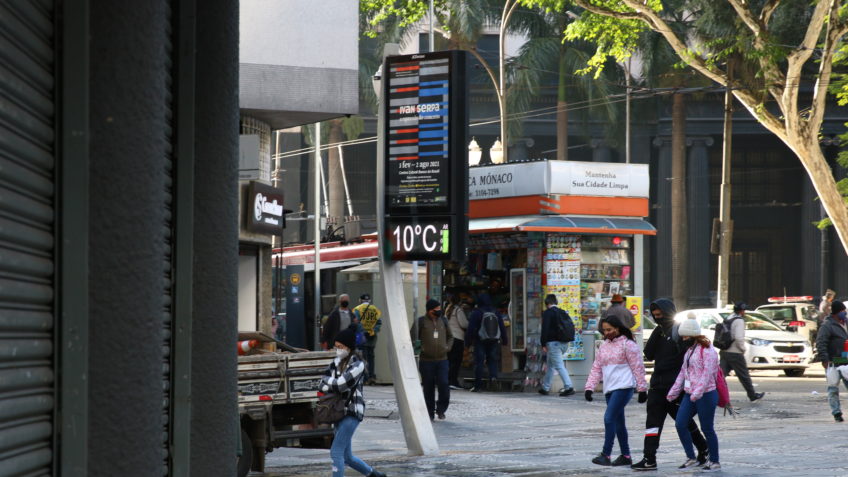 Ciclone provoca frente fria em SP com temperaturas abaixo de 10°C