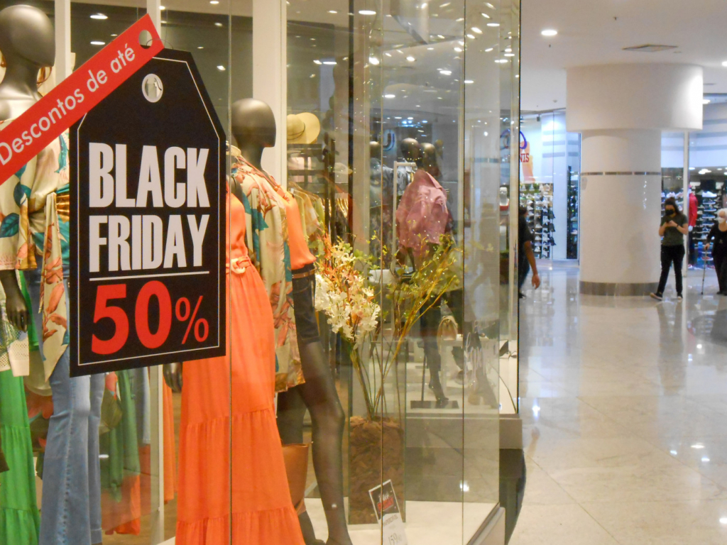 Quase metade dos brasileiros devem comprar presentes de Dia das Mães, aponta pesquisa