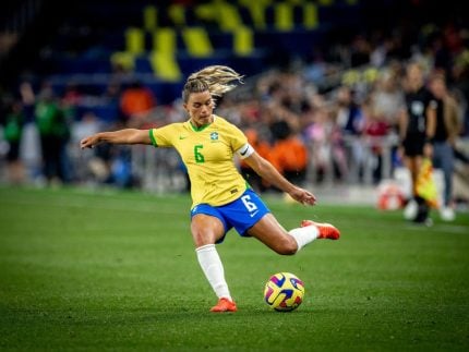 A força de uma mãe lateral: Tamires a única jogadora-mãe da Seleção Brasileira