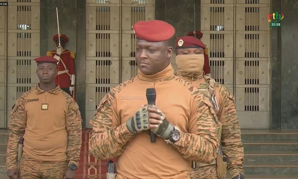 Presidente interino de Burkina Faso ganha força na África apos discurso contra o imperialismo