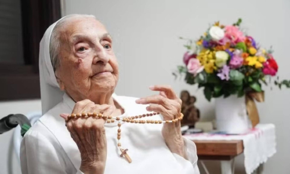 Quem foi a freira Inah, a mulher mais velha do mundo, que faleceu aos 116 anos?