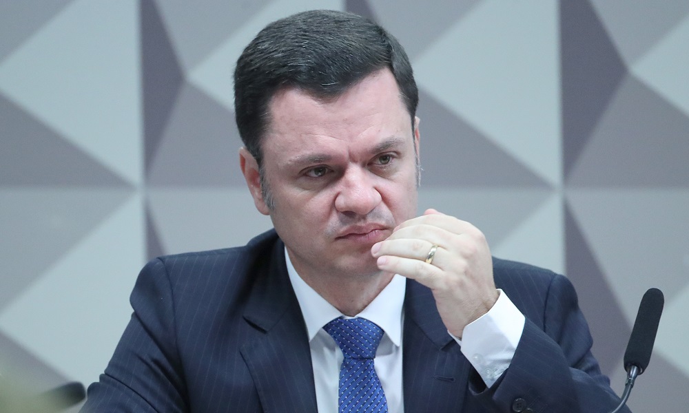 Defesa de Anderson Torres busca afastar ex-ministro de blitze no 2º turno e live sobre urnas