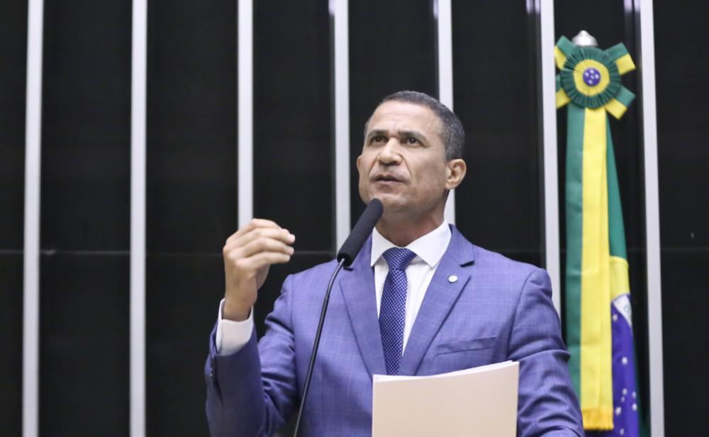 Após Lula prometer gás de graça, Coronel Assis diz que presidente é animador de plateia