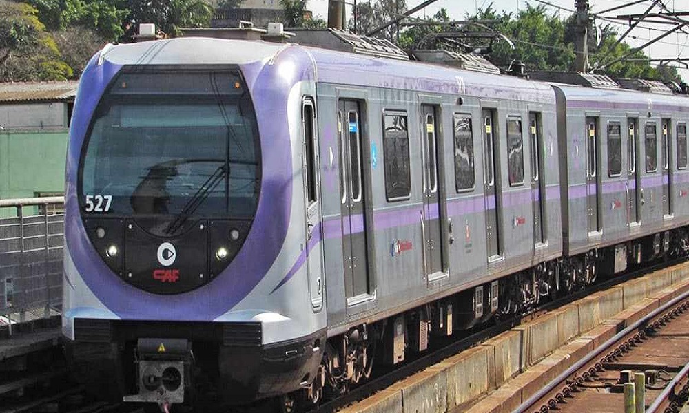 Passageiro morre em SP após ficar preso entre a porta do metrô e da plataforma na Linha 5-Lilás