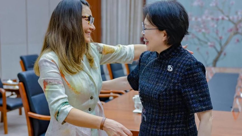 Janja se encontra com liderança feminina chinesa em Pequim