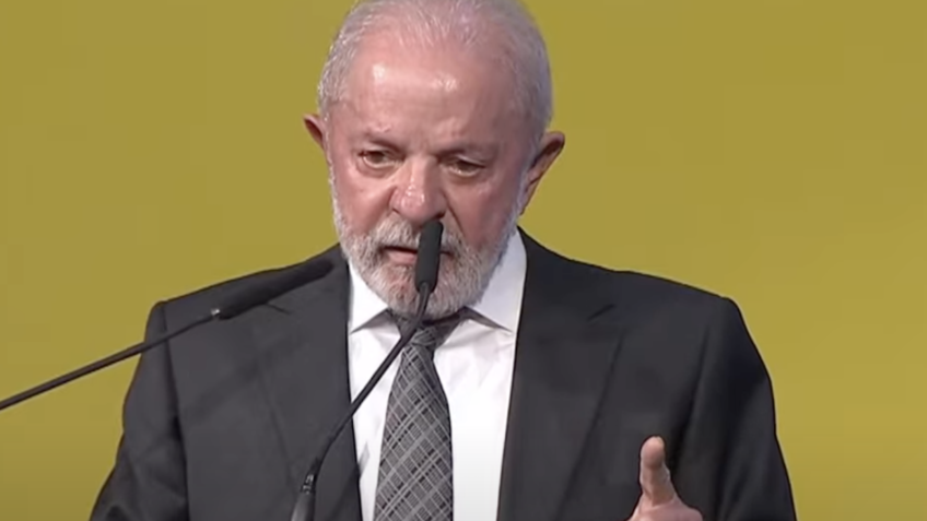 Lula é vaiado ao menos 3 vezes na Marcha dos Prefeitos