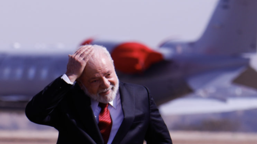 Lula desembarca em Pequim, na China, neste sábado