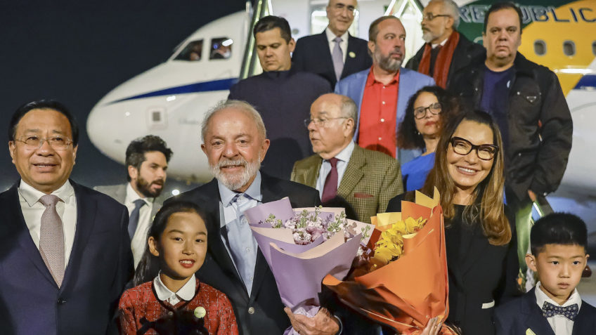 Saiba quem acompanha Lula na viagem à China