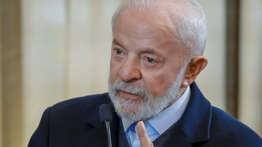 Israel ataca Gaza “a pretexto” de matar terroristas, diz Lula