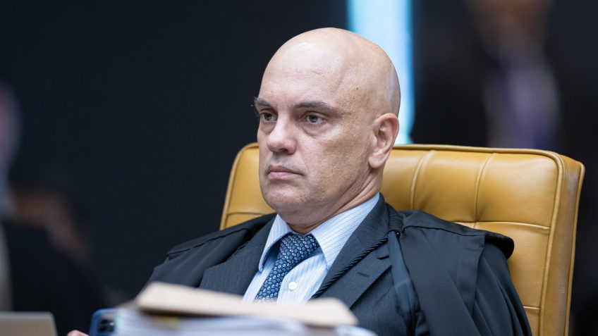 Moraes manda PF enviar provas da investigação do golpe aos réus