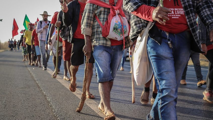 MST pede R$ 1 bi ao governo para assentar 65 mil famílias acampadas