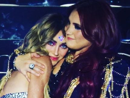 Dulce María manda mensagem de aniversário para Anahí: “Continue brilhando”