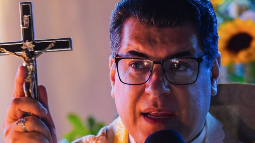 Padre se recusa a batizar bebês reborn e diz ser “caso de psiquiatra”