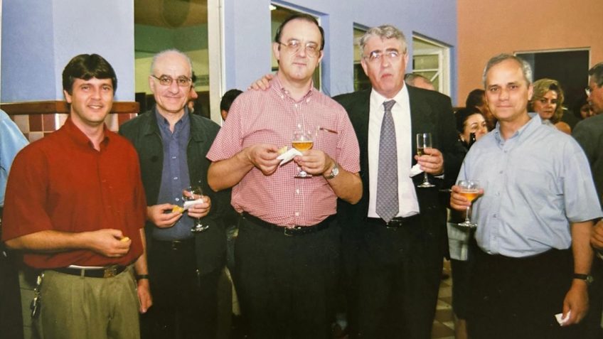 Foto de novo papa com cerveja no Brasil viraliza nas redes