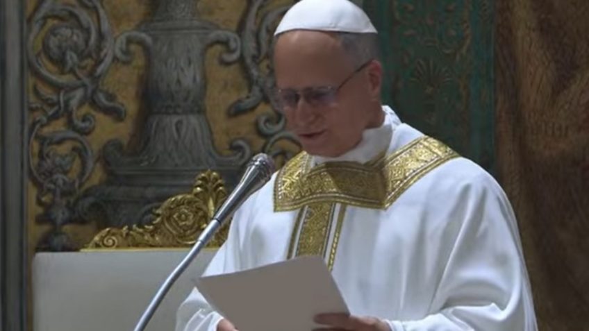 Assista à 1ª missa presidida pelo papa Leão 14