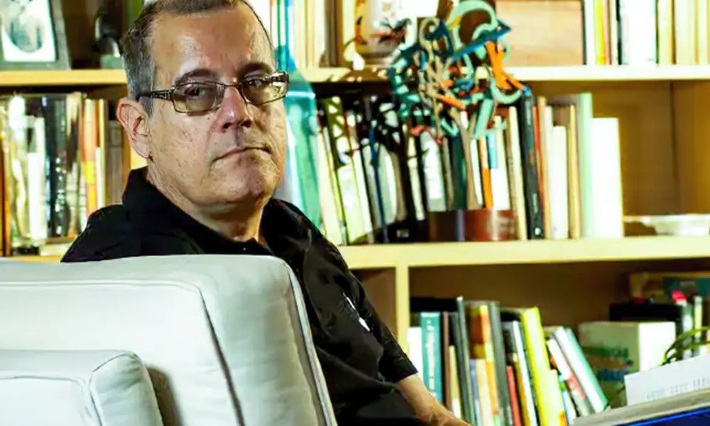 Poeta Paulo Henriques Britto é eleito imortal da ABL