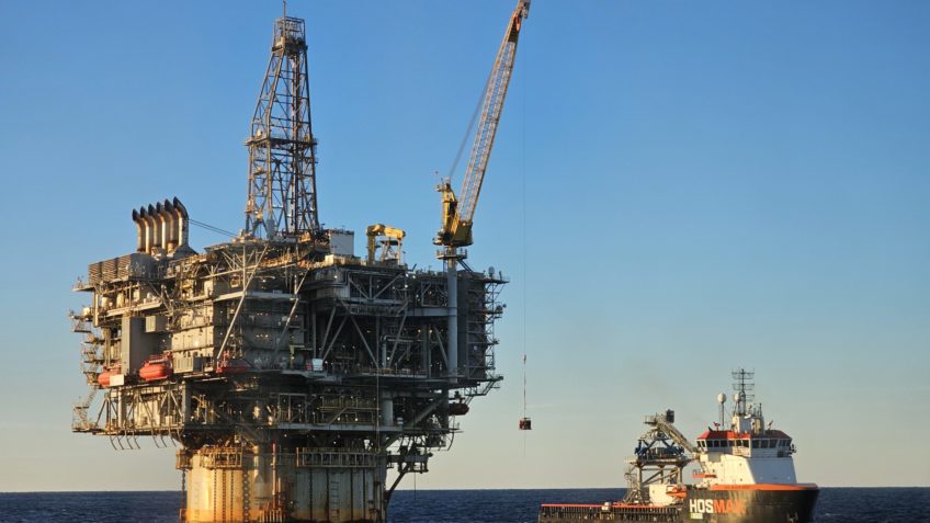 Lucros da Chevron e da ExxonMobile caem após tarifas de Trump