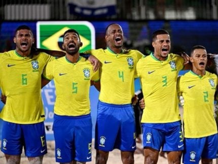 Brasil dá show, goleia Omã e avança para as 4° da Copa do Mundo de Futebol de Areia