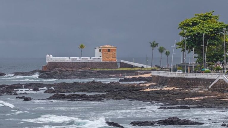 Defesa Civil pede evacuação em 6 comunidades de Salvador